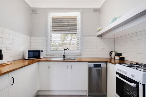 Cute And Cosy - Events, Workers, Getaways - Tourism Townsville 9