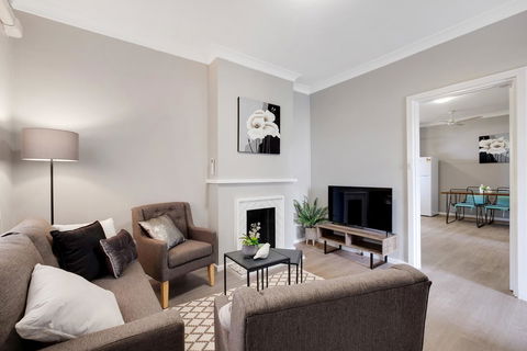 Cute And Cosy - Events, Workers, Getaways - Tourism Townsville 8