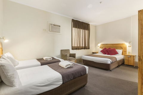 Adelaide Paringa - Tourism Townsville 6