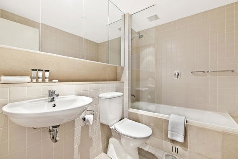 Glenelg Seaside Apartment - Tourism Townsville 12