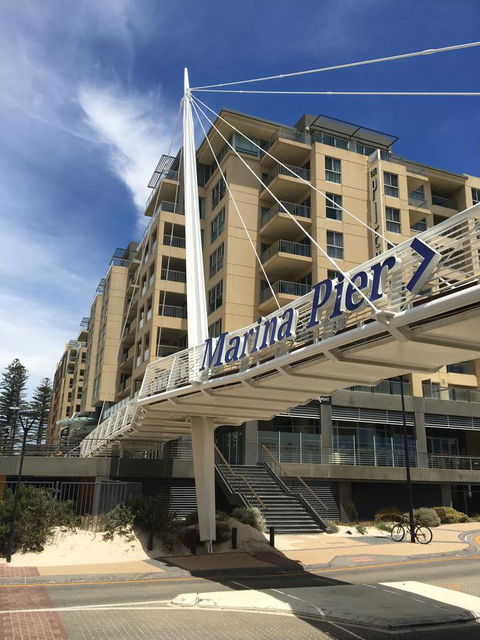 Glenelg Seaside Apartment - Tourism Townsville 4