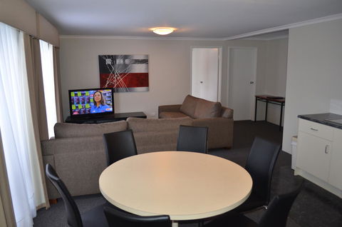 Arkana Motor Inn & Terrace Apartments - Tourism Townsville 8