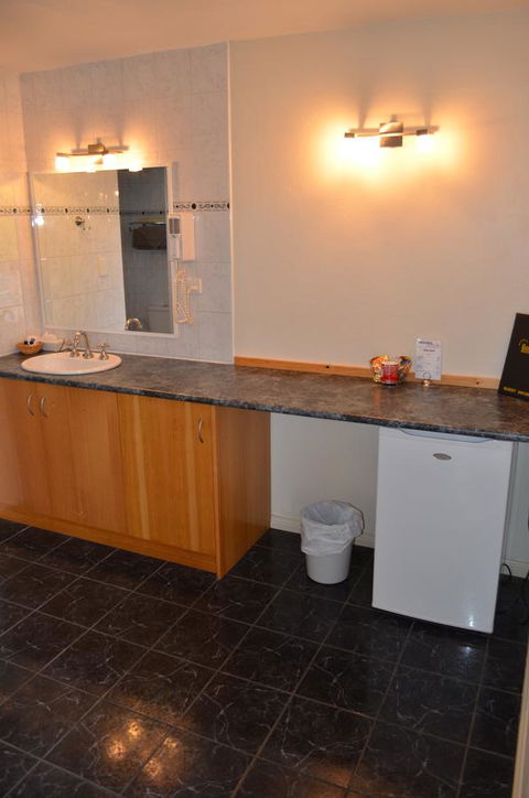 Arkana Motor Inn & Terrace Apartments - Tourism Townsville 37