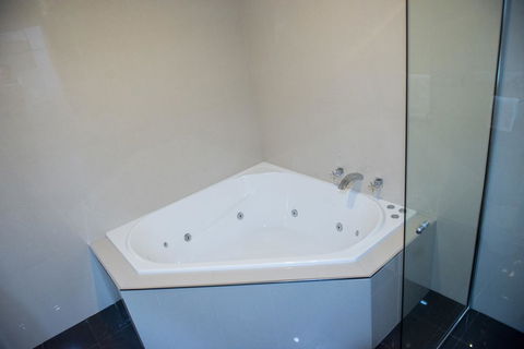 Arkana Motor Inn & Terrace Apartments - Tourism Townsville 17