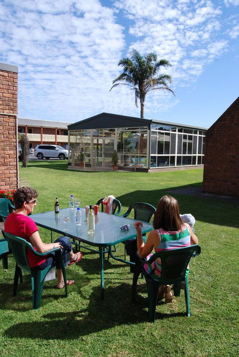Arkana Motor Inn & Terrace Apartments - Tourism Townsville 12