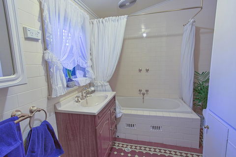 Tanunda Cottages - Tourism Townsville 14