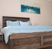 Smugglers Inn Studio Apartments - Tourism Townsville