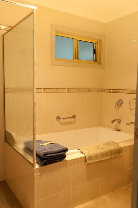 Admirals Inn - Tourism Townsville 10