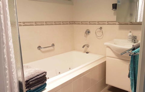 Admirals Inn - Tourism Townsville 5