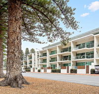 Breeze Beachfront Apartments - Tourism Townsville