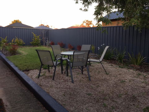 Windsor Gardens Home - Tourism Townsville 15