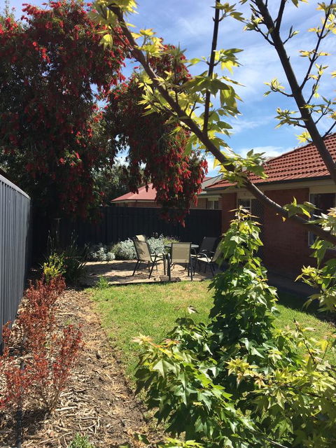 Windsor Gardens Home - Tourism Townsville 12