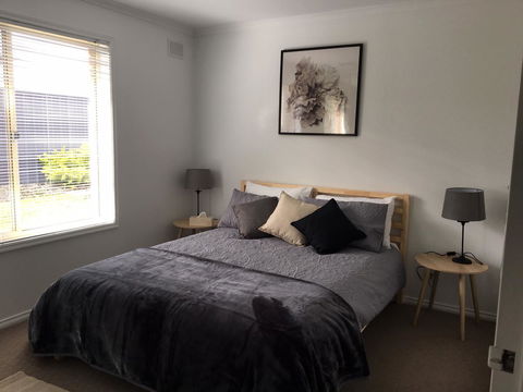 Windsor Gardens Home - Tourism Townsville 3
