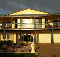 Beachside Escape on The Esplanade - Tourism Townsville