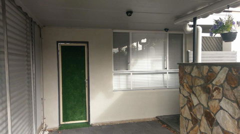 Christophers Villa - Tourism Townsville 4