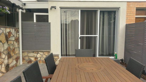 Christophers Villa - Tourism Townsville 3