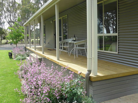 Camawald Coonawarra Cottage B&B - Tourism Townsville 2