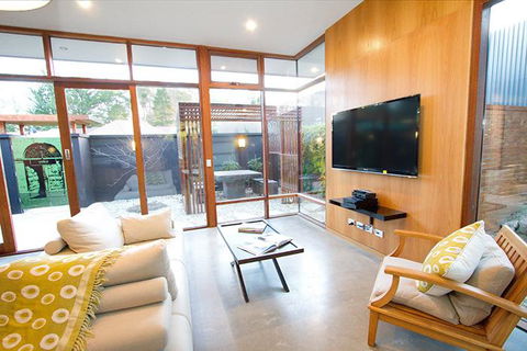 Sticky Rice Villas - Tourism Townsville 24