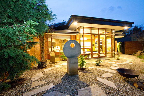 Sticky Rice Villas - Tourism Townsville 10