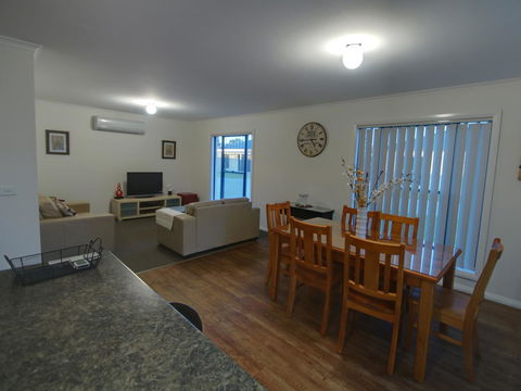 DBJ Holiday Units - Tourism Townsville 3