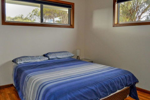 Rest A Shore Coffin Bay - Tourism Townsville 9