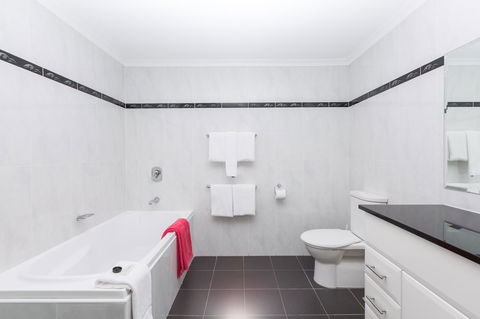 Ramada Resort By Wyndham Shoal Bay - Tourism Townsville 33