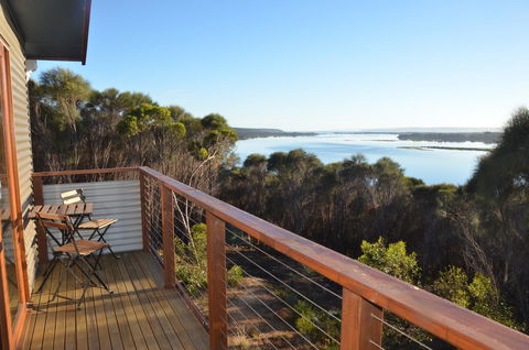 Of Stone & Wood Guesthouse - Tourism Townsville 2