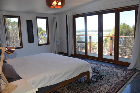 Of Stone & Wood Guesthouse - Tourism Townsville 12