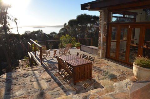 Of Stone & Wood Guesthouse - Tourism Townsville 17