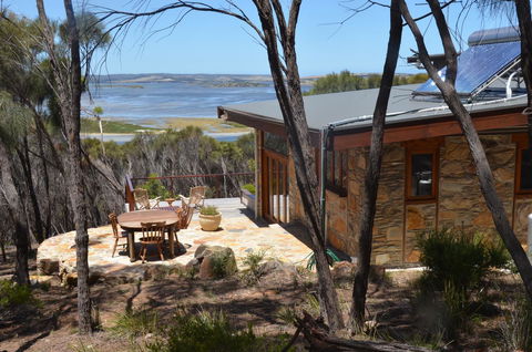 Of Stone & Wood Guesthouse - Tourism Townsville 25