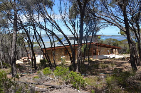 Of Stone & Wood Guesthouse - Tourism Townsville 18