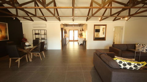 Irongate Studio B&B - Tourism Townsville 1