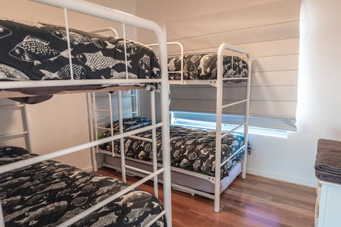Middle River Beach House - East & West House - Tourism Townsville 14