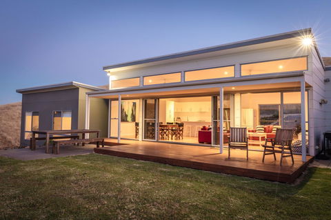 Middle River Beach House - East & West House - Tourism Townsville 0