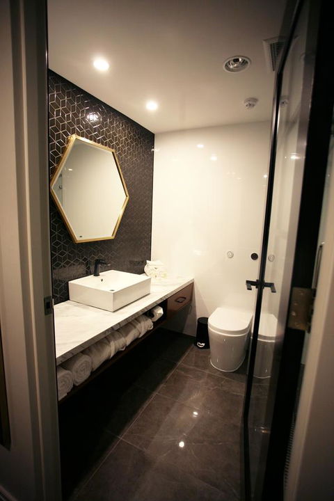 Ellen Hotel - Tourism Townsville 18