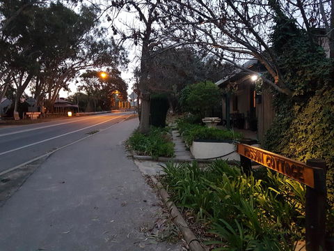 Possum Cottage - Tourism Townsville 12