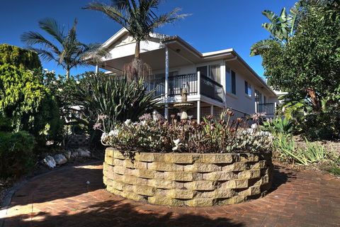 The Whitehouse - Tourism Townsville 5