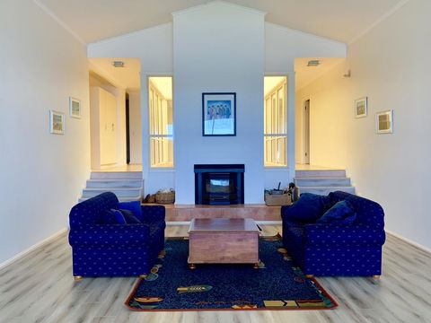 Emu Bay Lodge - Tourism Townsville 4