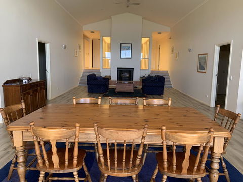 Emu Bay Lodge - Tourism Townsville 3