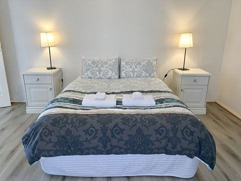 Emu Bay Lodge - Tourism Townsville 9
