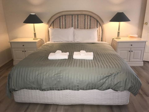 Emu Bay Lodge - Tourism Townsville 10