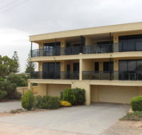 The Lighthouse - Beachfront Accommodation - Tourism Townsville