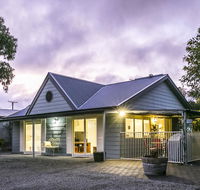 One Tree Bed and Breakfast - Tourism Townsville