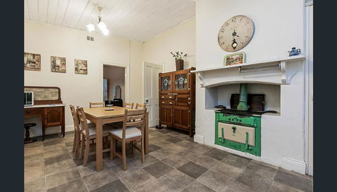 Treasured Memories Cottage - Tourism Townsville 4