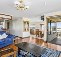 Rocks Retreat House with Sea Views - Tourism Townsville