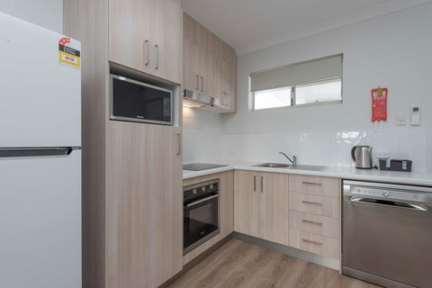 Jurien Bay Motel Apartments - Tourism Townsville 16