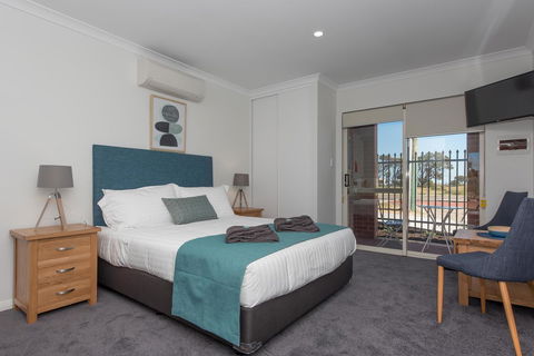 Jurien Bay Motel Apartments - Tourism Townsville 14