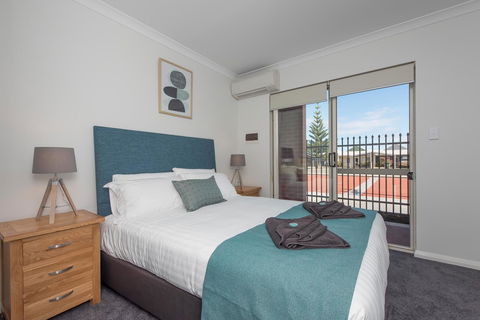 Jurien Bay Motel Apartments - Tourism Townsville 3