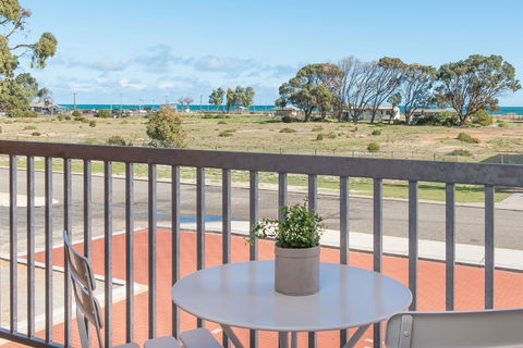 Jurien Bay Motel Apartments - Tourism Townsville 22