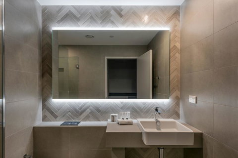 The Adnate Perth - Art Series - Tourism Townsville 23